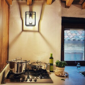 Kühlschrank, Ofen, Herdplatte, Geschirrspüler