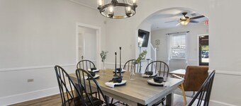 Downtown Biloxi home walkable to the Beach and Casinos!