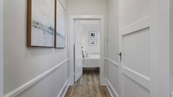 4 chambres, bureau, fer et planche à repasser, accès au Wi-Fi (inclus)