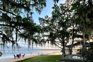 Property grounds - Peaceful & stylish pool home with gorgeous lake views (Lake Panasoffkee)