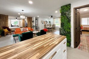 Interior - Peaceful & stylish pool home with gorgeous lake views (Lake Panasoffkee)