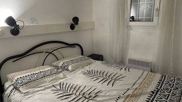 2 室のベッドルーム、デスク、アイロン / アイロン台、WiFi (無料)