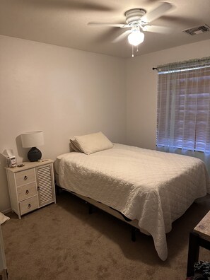4 bedrooms, WiFi, bed sheets - Minutes from Super Bowl!!! (Avondale)