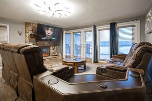 Smart-TV, Kamin, Tischtennisplatte