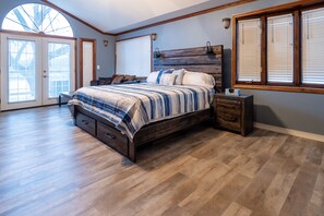 4 Schlafzimmer, Schreibtisch, Bügeleisen/Bügelbrett, kostenloses WLAN
