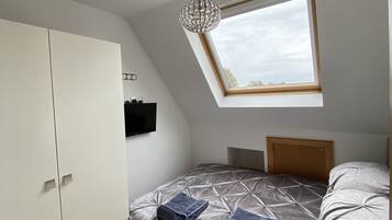 1 bedroom, iron/ironing board, WiFi, bed sheets