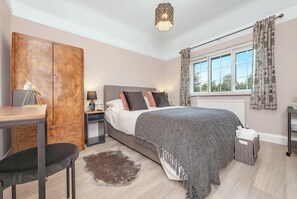 Quarto casal, 1 cama de casal, vista para o jardim | Roupas de cama premium, edredons de pluma