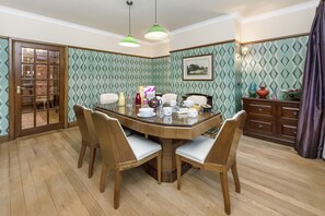 Café da manhã continental todos os dias mediante uma taxa