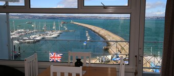 Panoramic Sea View 2 minutes from the Beach and Harbour