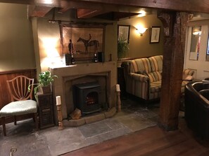 2 bar/lounge