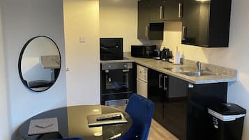 Fridge, oven