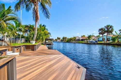 Luxury 5 bedroom waterfront with dock