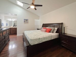 3 bedrooms, iron/ironing board, WiFi