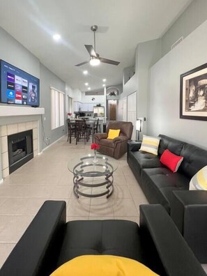 TV, fireplace, video games, offices - Fantastic! 4-bdr Home with Swimming Pool (Chandler)