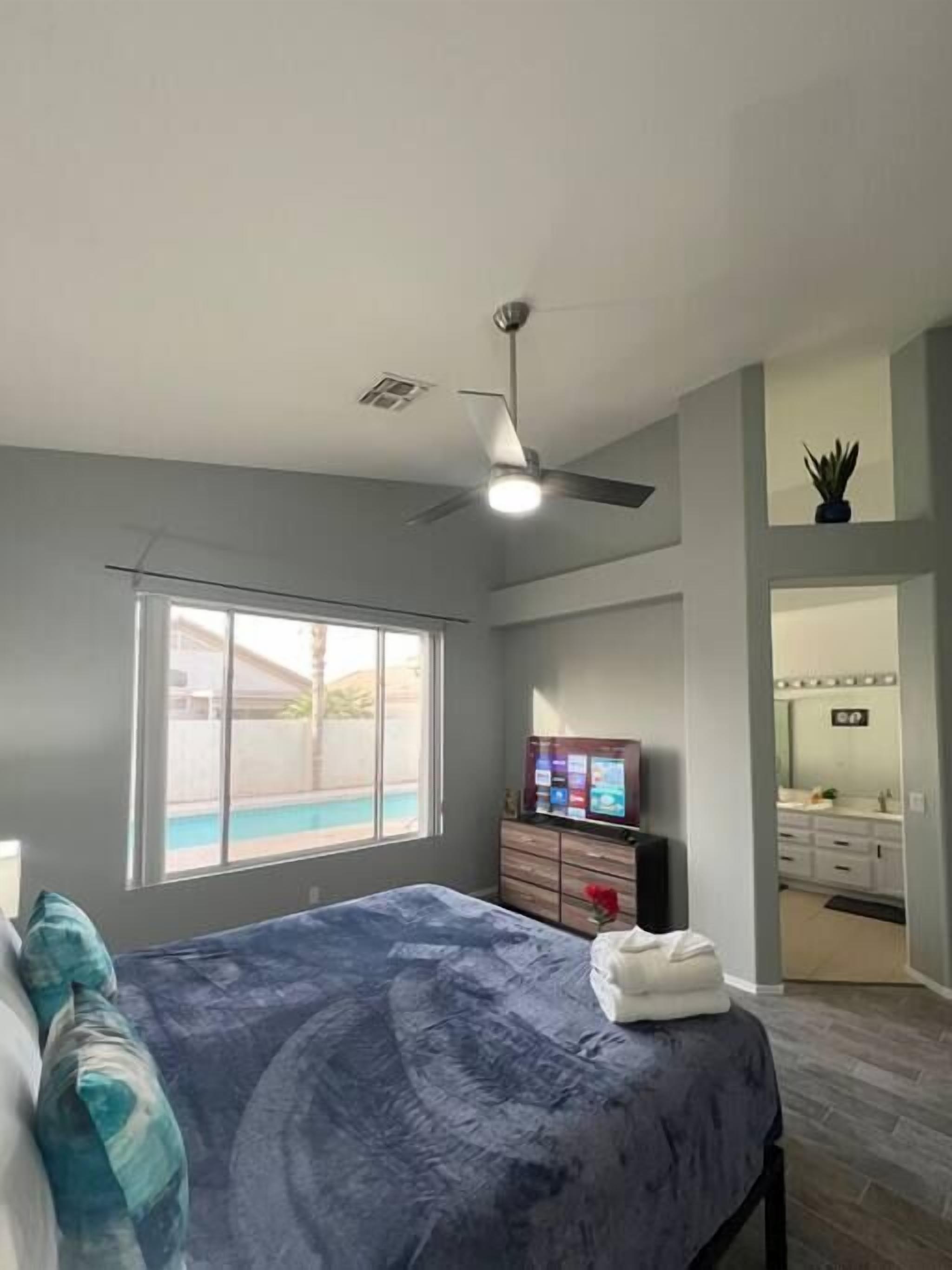 3 bedrooms, desk, iron/ironing board, WiFi