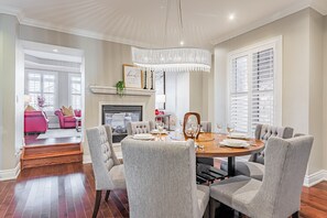 Luxury Villa | Dining room