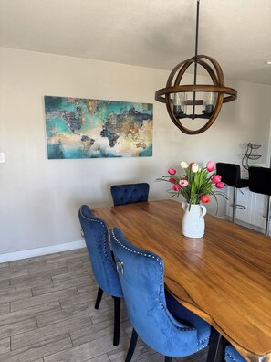 Dining - Scottsdale Home Near Old Town (Scottsdale)