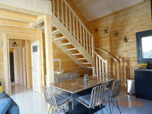 GRAND CHALET EN BOIS AU PIED DES PYRENEES