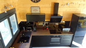 Frigorífic, microones, forn i placa de cuina