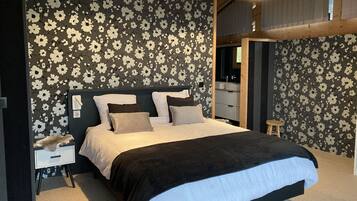 5 chambres, chambres insonorisées, fer et planche à repasser
