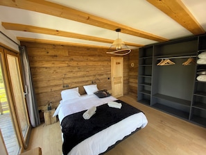 5 chambres, chambres insonorisées, fer et planche à repasser