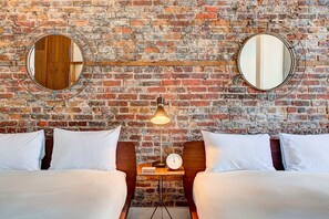 Premium Family Loft with 3 Beds and Arched Windows | 1 bedroom, individually decorated, individually furnished - Le Merrill - Vieux Montréal (Montreal)