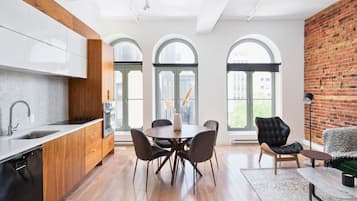 One-bed Premium Loft | Private kitchen | Fridge, oven, stovetop, dishwasher