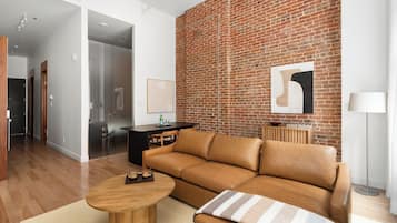 Loft Premium Une chambre avec canapé-lit | Aire de séjour | Téléviseur connecté de 30 po avec télévision numérique, téléviseur