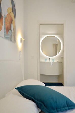 2 makuuhuonetta, silitysrauta/-lauta, ilmainen Wi-Fi, vuodevaatteet