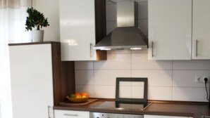 茶具/咖啡用具、冰箱、微波炉、烤箱