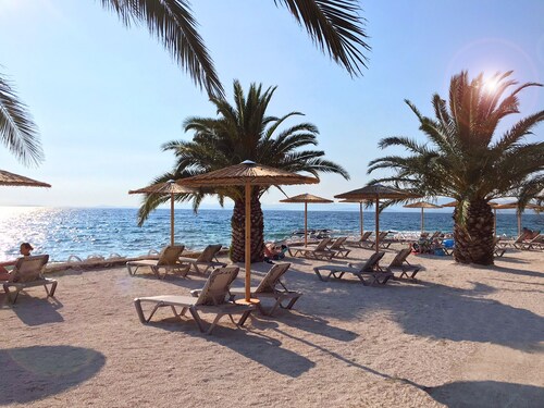 Exclusive 1st-Floor of a House – Private Pool, Sea View, 5-Min Walk to Beach,BBQ