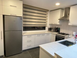 Private kitchen - Luxurious & serene place best for your home away from home/holiday experience... (Accra)