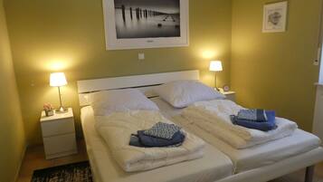 1 slaapkamer, een kluis op de kamer, een strijkplank/strijkijzer