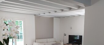 Villa close to shops in wooded grounds, 3km from the beach, rated 3*.