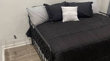 2 bedrooms, iron/ironing board, free WiFi, bed sheets