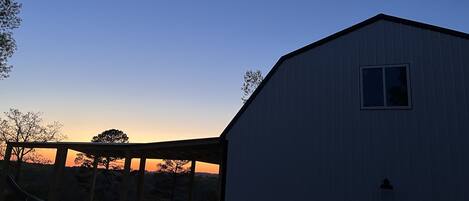 المنشأة من الخارج