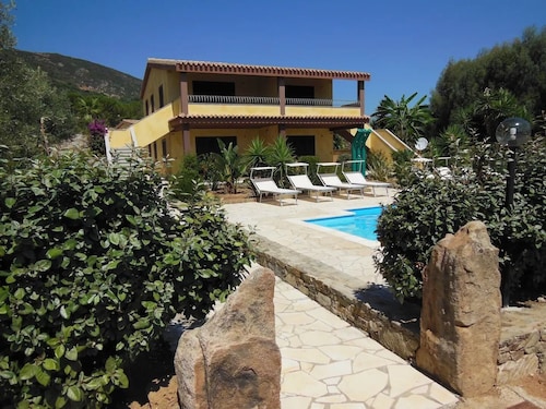 Appartamento in splendido e riservato villaggio,  marina di Tertenia