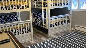 3 bedrooms, desk, iron/ironing board, travel crib