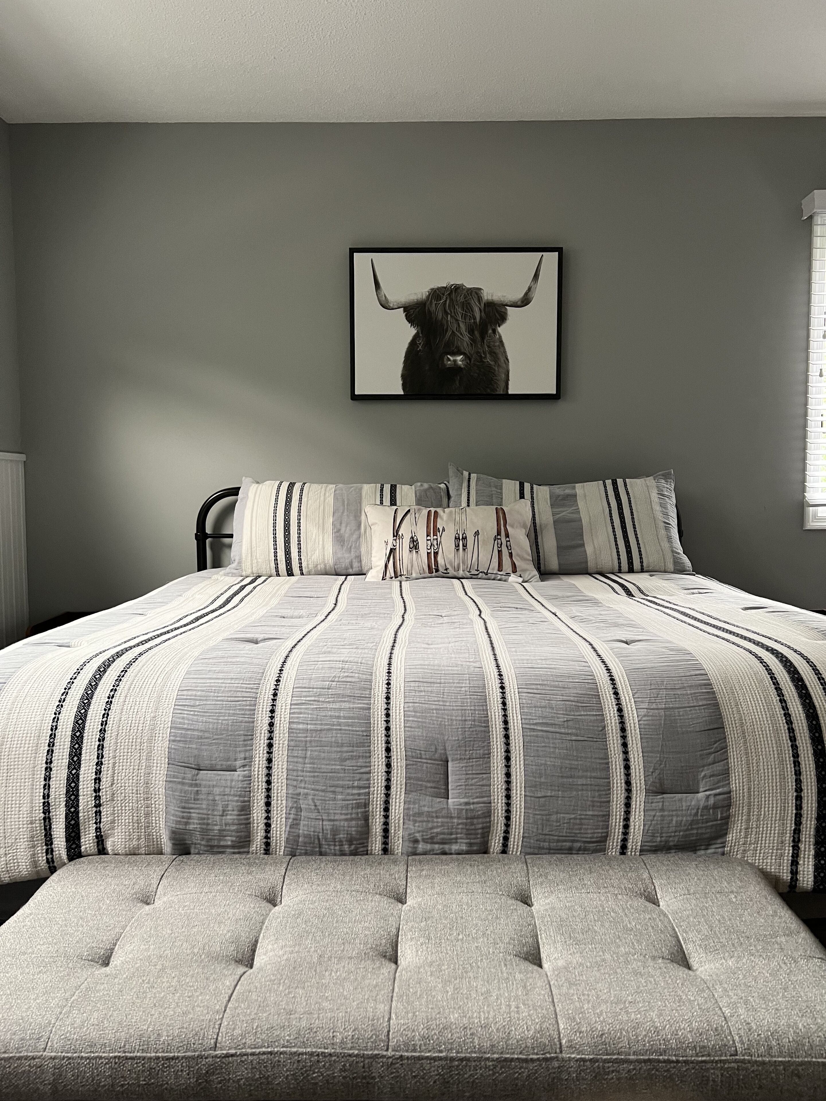 3 Schlafzimmer, Schreibtisch, Bügeleisen/Bügelbrett, Reisekinderbett
