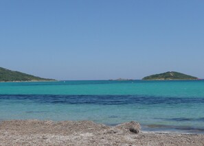 Na praia