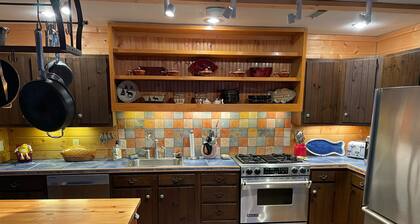 Getaway Cabin on the Rock River, enjoy kayaking, canoeing and fishing