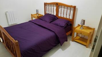1 bedroom, iron/ironing board, free WiFi, bed sheets