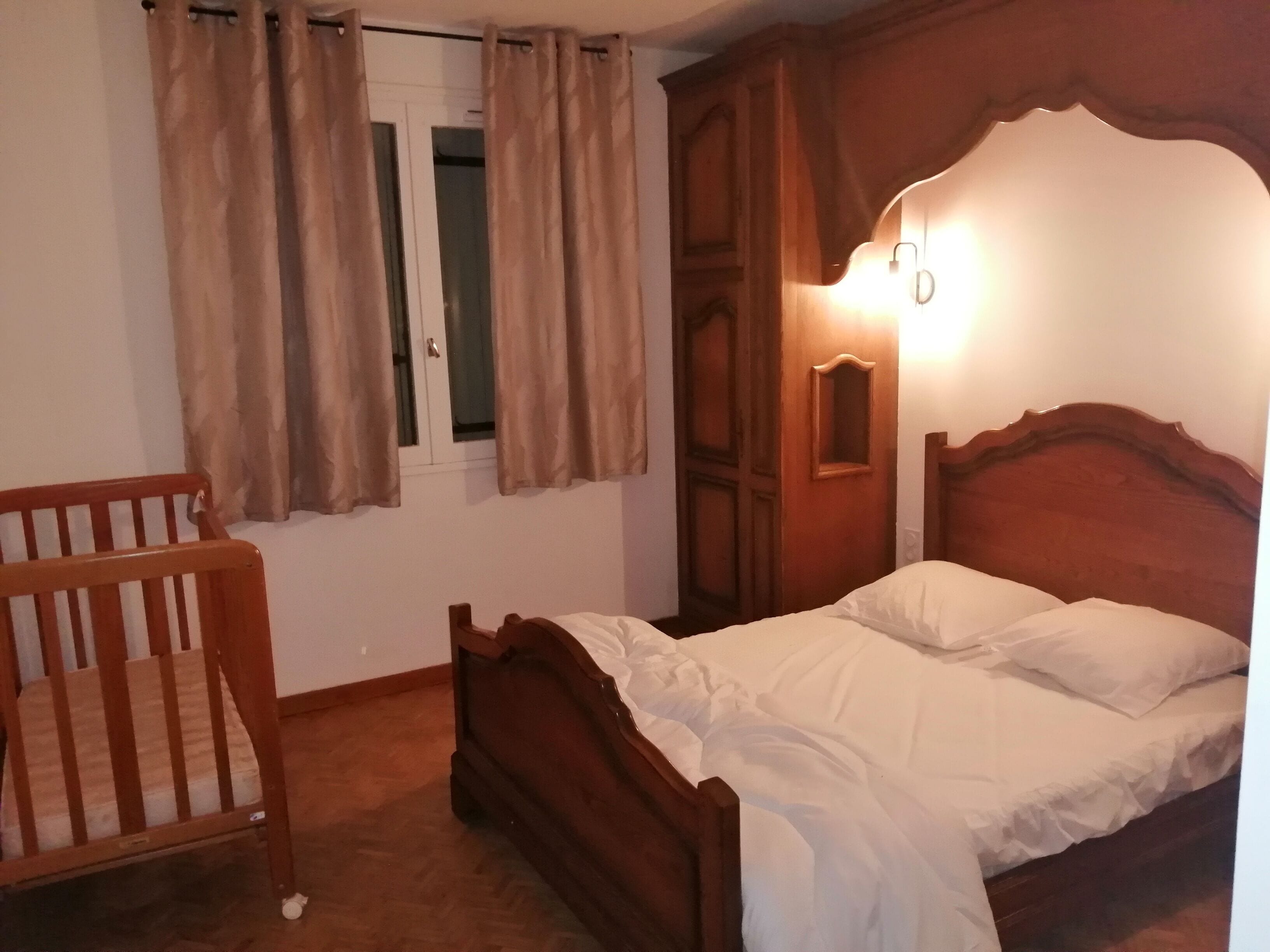 7 chambres, bureau, lit parapluie, Wi-Fi gratuit