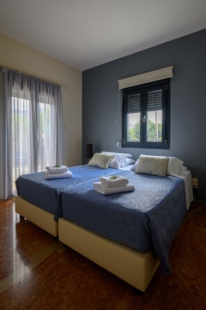 3 bedrooms, bed sheets