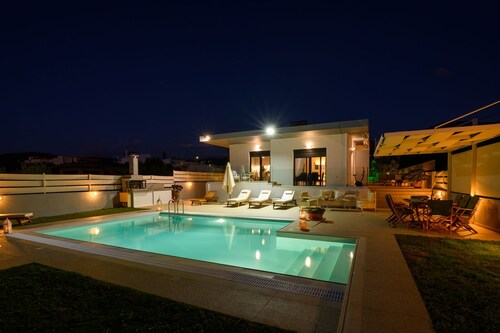 Smaris Collection luxury villas.Sea side villa 5 min.from the beach !