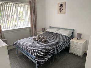 Cottage | 2 bedrooms, iron/ironing board, free WiFi, bed sheets