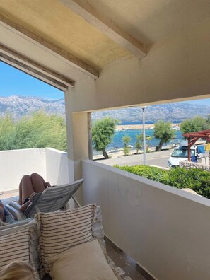 Property grounds - Brachfront House Marlot with Terrace by the Sea (Ražanac)