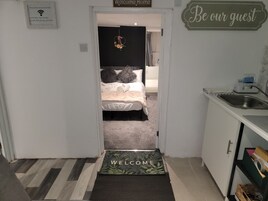 Apartment | 2 bedrooms, iron/ironing board, free WiFi, bed sheets