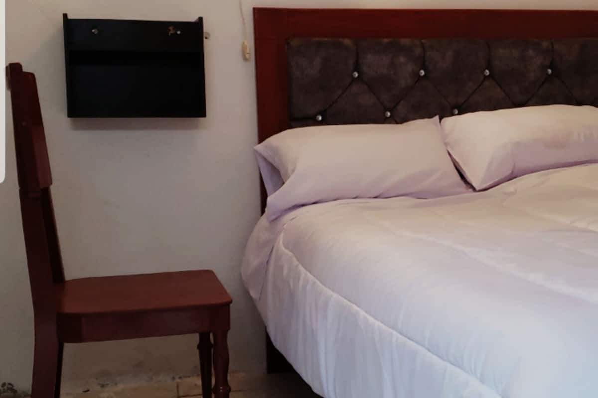 Habitación individual básica | Ropa de cama