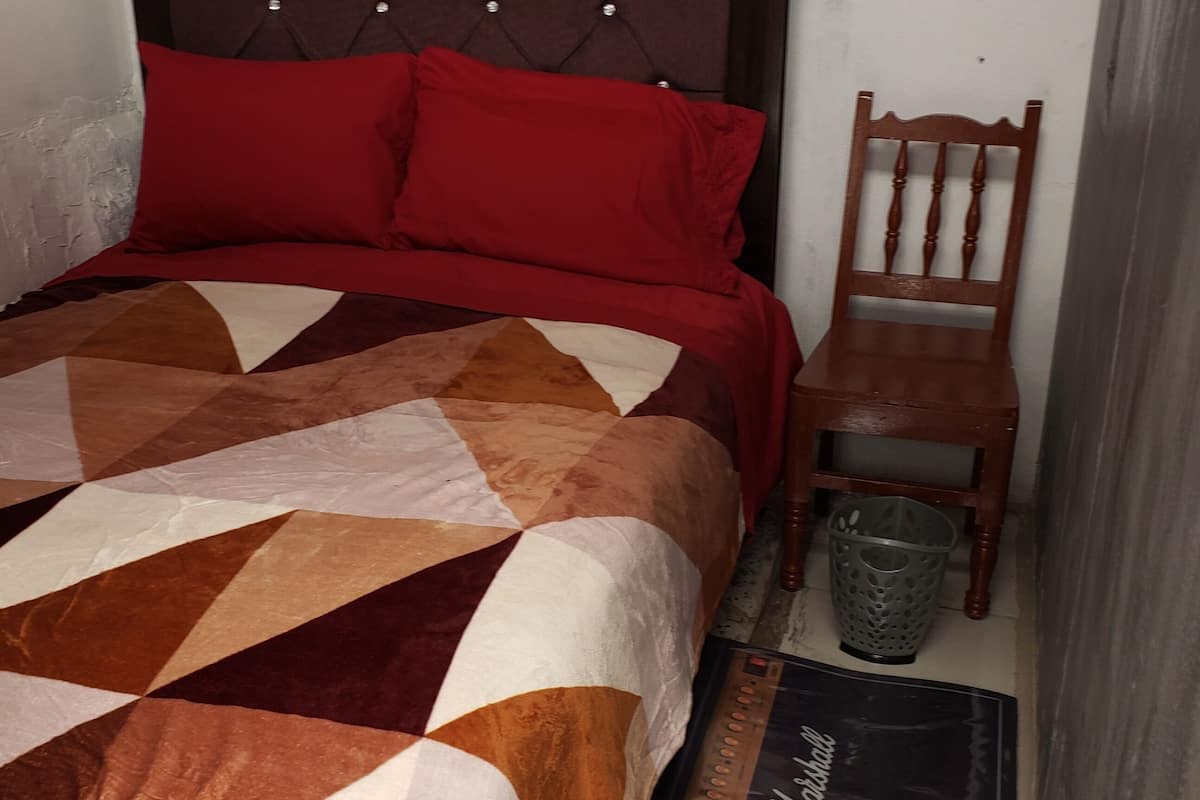 Habitación individual básica | Ropa de cama